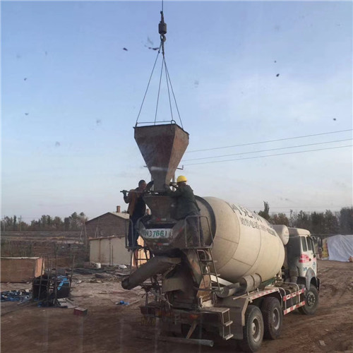 江州区“精准瞄准”—— 吊车的 “定位导航” 技术